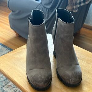 Sorel Women's Charcoal Wedge Boots